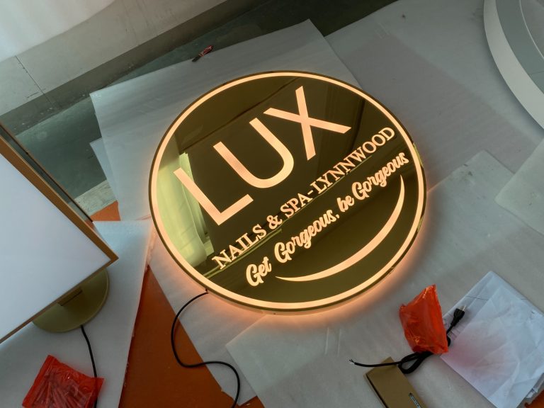 Dimensional stainless steel letters